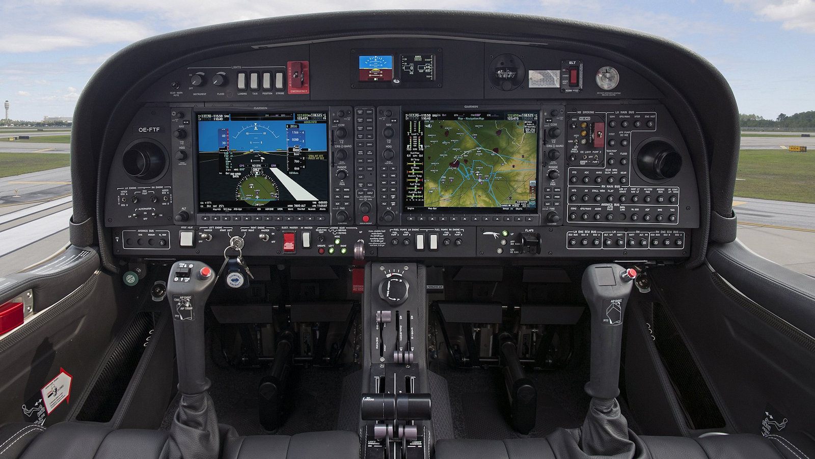 DA42-VI engineering and cabin detail