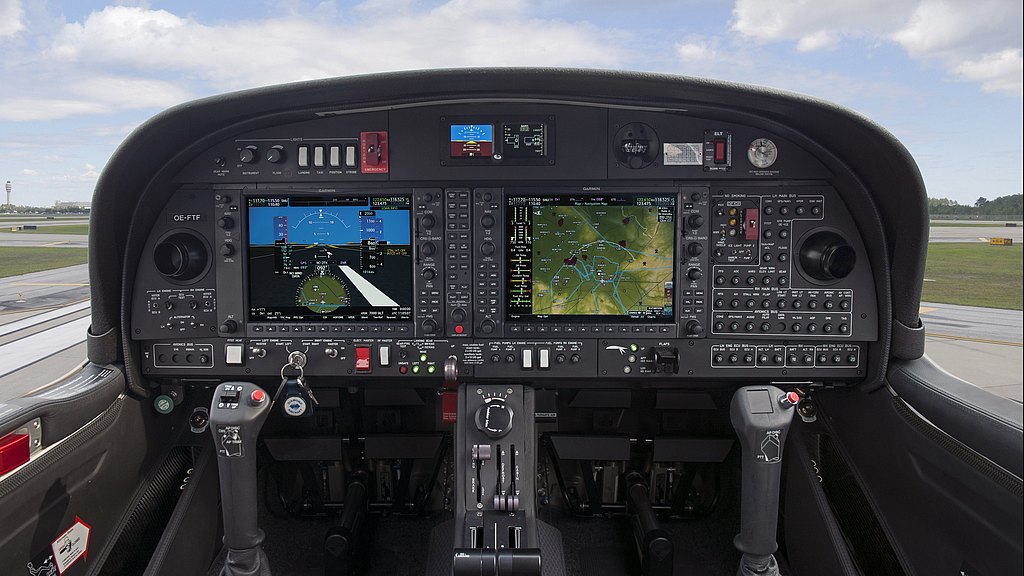 Glass cockpit with Garmin G1000 NXi avionics and integrated autopilot